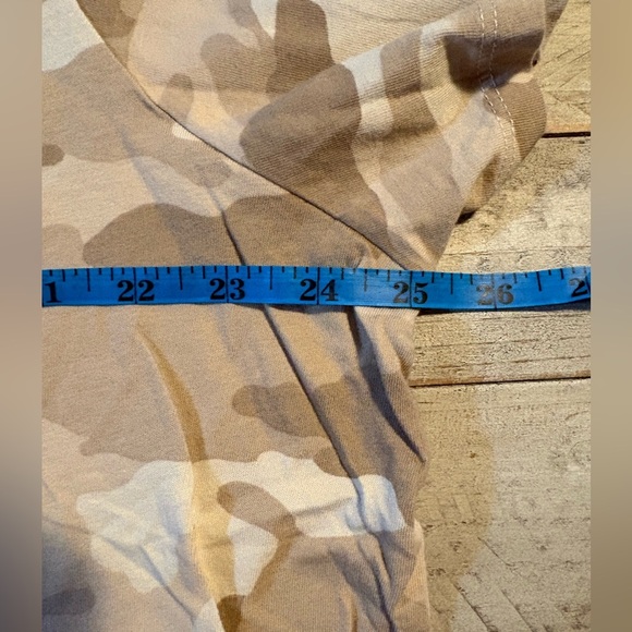 Old Navy Camouflage V-Neck T-Shirt OLD NAVY NWT Size XXL Camo 100% Cotton - Picture 6 of 12